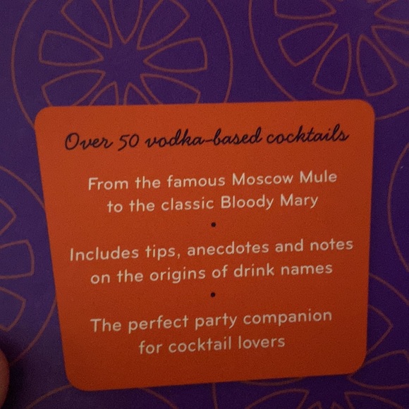 Host pick 🎉🌟⭐️The little cocktail boxed set of four books - Picture 7 of 9